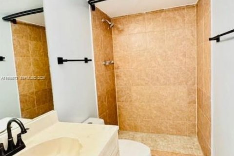 Condominio en alquiler en North Miami, Florida, 2 dormitorios, 89.46 m2 № 2010460 - foto 12