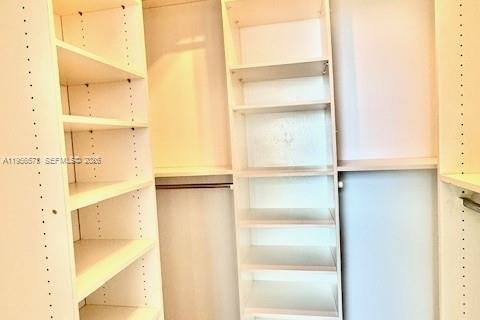 Condominio en alquiler en North Miami, Florida, 2 dormitorios, 89.46 m2 № 2010460 - foto 16