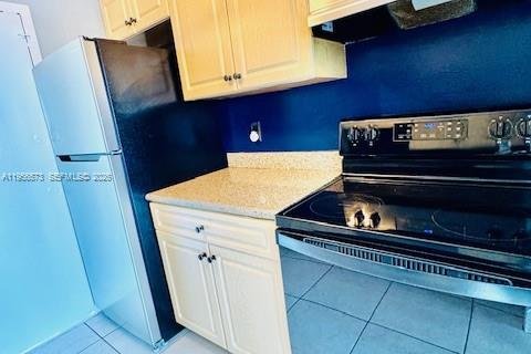 Condominio en alquiler en North Miami, Florida, 2 dormitorios, 89.46 m2 № 2010460 - foto 22