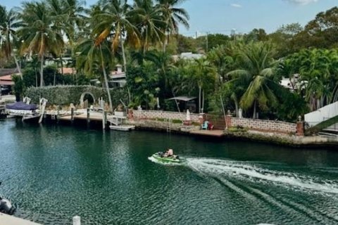 Condominio en alquiler en North Miami, Florida, 2 dormitorios, 89.46 m2 № 2010460 - foto 2