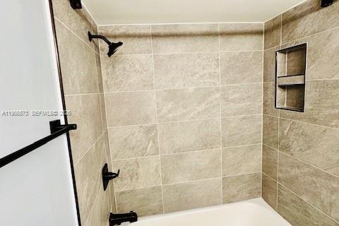 Condominio en alquiler en North Miami, Florida, 2 dormitorios, 89.46 m2 № 2010460 - foto 18