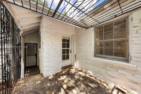 Villa ou maison à vendre à Miami Shores, Floride: 3 chambres, 228.45 m2 № 2062797 - photo 29