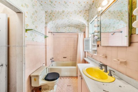 Villa ou maison à vendre à Miami Shores, Floride: 3 chambres, 228.45 m2 № 2062797 - photo 16