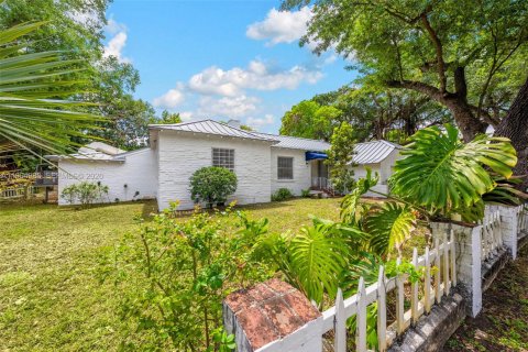 Villa ou maison à vendre à Miami Shores, Floride: 3 chambres, 228.45 m2 № 2062797 - photo 2