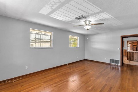 House in Lakeland, Florida 3 bedrooms, 155.8 sq.m. № 2166086 - photo 6