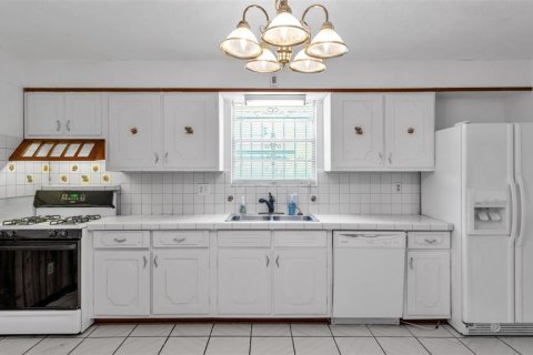 House in Lakeland, Florida 3 bedrooms, 155.8 sq.m. № 2166086 - photo 16