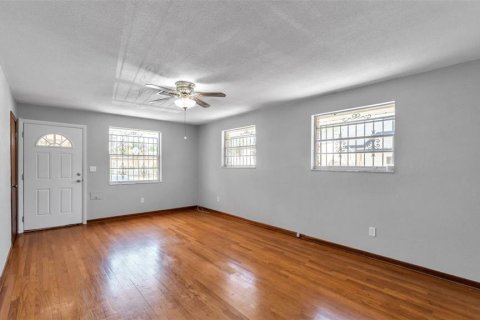House in Lakeland, Florida 3 bedrooms, 155.8 sq.m. № 2166086 - photo 8