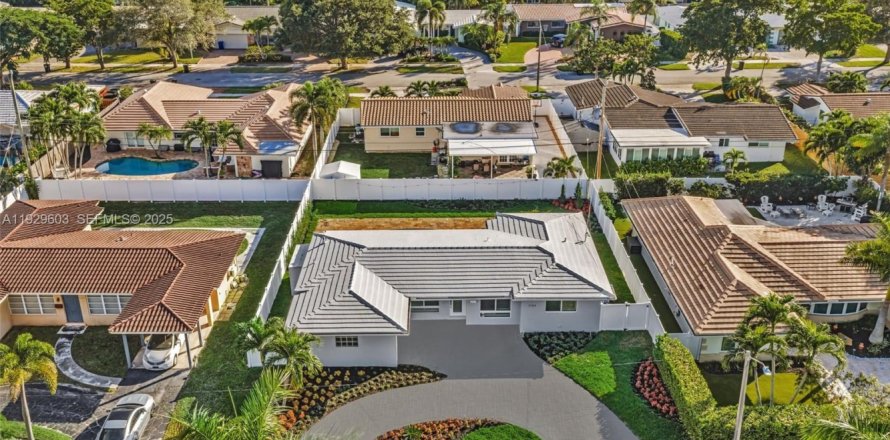 Villa ou maison à Fort Lauderdale, Floride 3 chambres, 127.55 m2 № 1988666