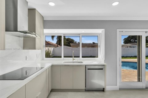 Villa ou maison à vendre à Fort Lauderdale, Floride: 3 chambres, 127.55 m2 № 1988666 - photo 11