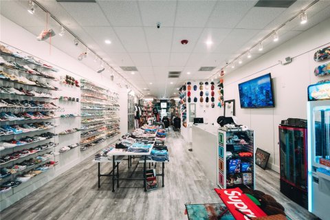 Immobilier commercial à Miami, Floride № 2152522