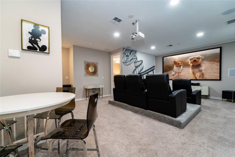 Casa en venta en Kissimmee, Florida, 9 dormitorios, 405.33 m2 № 1911664 - foto 14