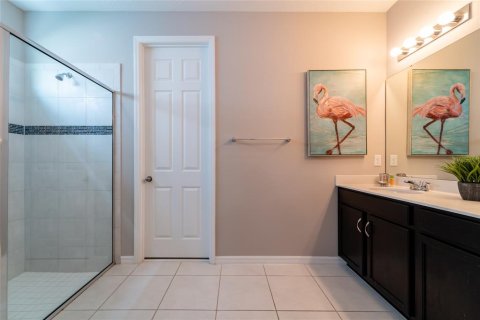 Casa en venta en Kissimmee, Florida, 9 dormitorios, 405.33 m2 № 1911664 - foto 21