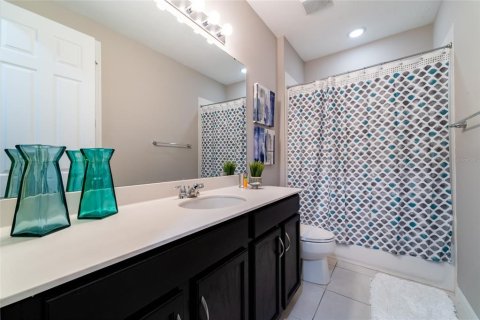 Casa en venta en Kissimmee, Florida, 9 dormitorios, 405.33 m2 № 1911664 - foto 28