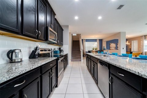 Casa en venta en Kissimmee, Florida, 9 dormitorios, 405.33 m2 № 1911664 - foto 6