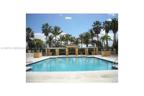 Casa en alquiler en Miami, Florida, 4 dormitorios, 234.11 m2 № 2056689 - foto 14