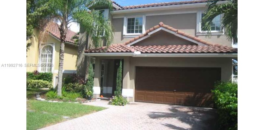 Casa en Miami, Florida 4 dormitorios, 234.11 m2 № 2056689