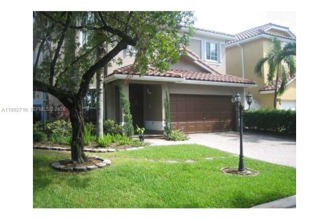 Casa en alquiler en Miami, Florida, 4 dormitorios, 234.11 m2 № 2056689 - foto 2