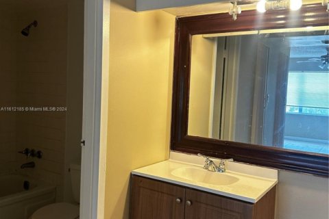 Condo in Deerfield Beach, Florida, 2 bedrooms  № 1938117 - photo 6