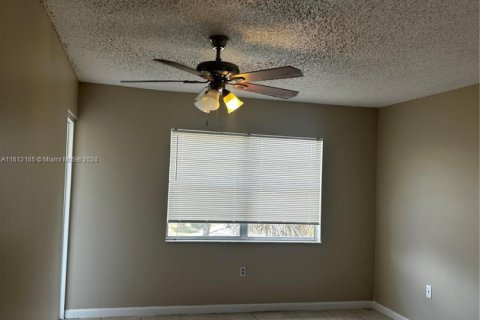 Condo in Deerfield Beach, Florida, 2 bedrooms  № 1938117 - photo 5