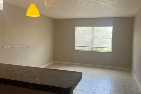 Condo in Deerfield Beach, Florida, 2 bedrooms  № 1938117 - photo 3