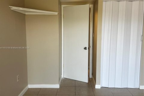 Condo in Deerfield Beach, Florida, 2 bedrooms  № 1938117 - photo 8