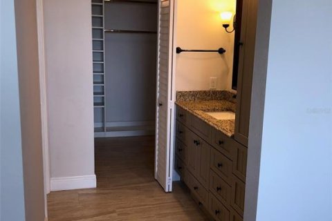 Copropriété à louer à Saint Petersburg, Floride: 2 chambres, 116.13 m2 № 2108320 - photo 13