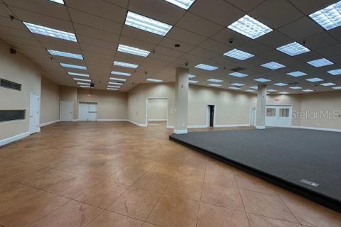 Commercial property in Casselberry, Florida 929.02 sq.m. № 2213920 - photo 6