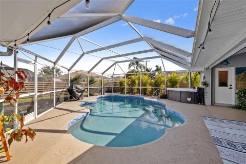 House in Port Charlotte, Florida 4 bedrooms, 245.17 sq.m. № 1541047 - photo 26