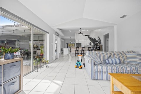 House in Port Charlotte, Florida 4 bedrooms, 245.17 sq.m. № 1541047 - photo 15