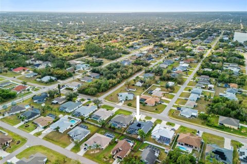 House in Port Charlotte, Florida 4 bedrooms, 245.17 sq.m. № 1541047 - photo 30