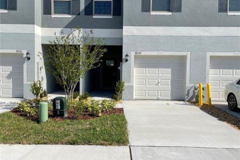 Adosado en alquiler en New Port Richey, Florida, 3 dormitorios, 151.8 m2 № 1819466 - foto 2