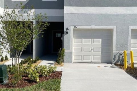 Adosado en alquiler en New Port Richey, Florida, 3 dormitorios, 151.8 m2 № 1819466 - foto 1