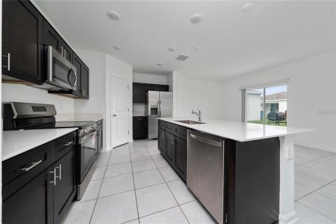 Villa ou maison à vendre à Eagle Lake, Floride: 4 chambres, 174.56 m2 № 2324390 - photo 6