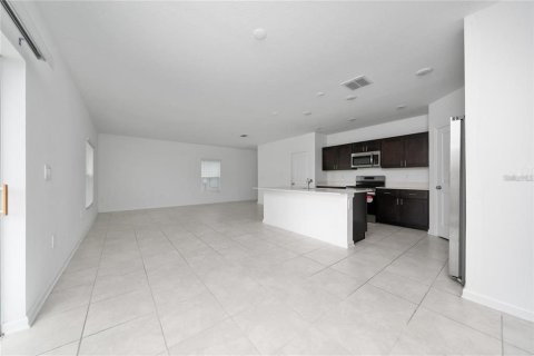 Villa ou maison à vendre à Eagle Lake, Floride: 4 chambres, 174.56 m2 № 2324390 - photo 8