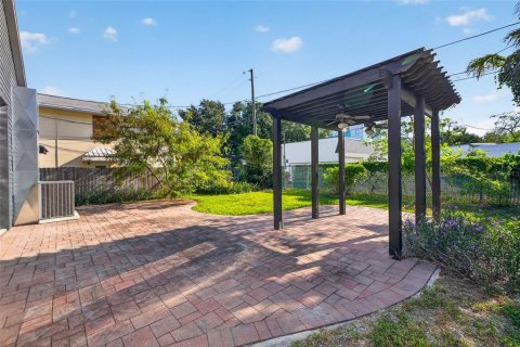 Commercial property in Saint Petersburg, Florida 332.59 sq.m. № 2380351 - photo 23