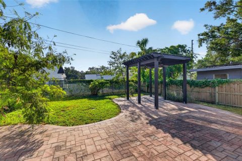 Commercial property in Saint Petersburg, Florida 332.59 sq.m. № 2380351 - photo 22