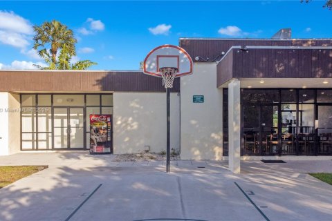 Купить таунхаус в Майами, Флорида 3 спальни, 156.82м2, № 1951871 - фото 28