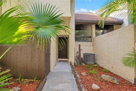 Купить таунхаус в Майами, Флорида 3 спальни, 156.82м2, № 1951871 - фото 29