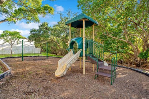 Купить таунхаус в Майами, Флорида 3 спальни, 156.82м2, № 1951871 - фото 30