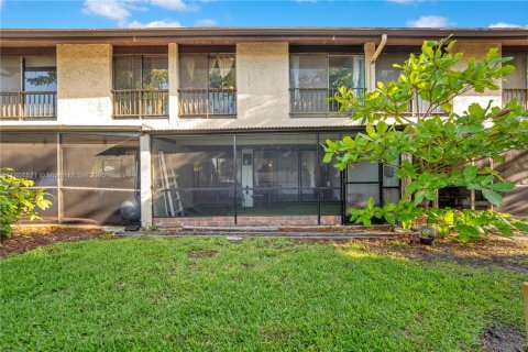 Купить таунхаус в Майами, Флорида 3 спальни, 156.82м2, № 1951871 - фото 27