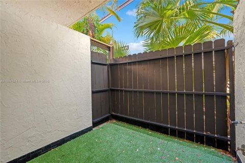 Купить таунхаус в Майами, Флорида 3 спальни, 156.82м2, № 1951871 - фото 9