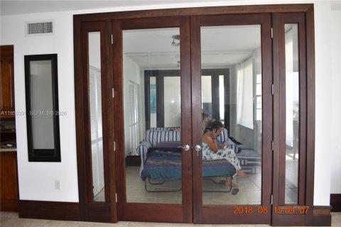 Снять в аренду квартиру в Майами-Бич, Флорида 137.03м2, № 2005878 - фото 9