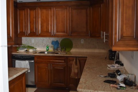 Снять в аренду квартиру в Майами-Бич, Флорида 137.03м2, № 2005878 - фото 4