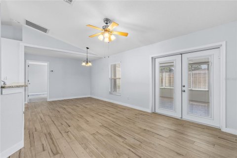 House in Edgewater, Florida 3 bedrooms, 111.48 sq.m. № 1587413 - photo 27