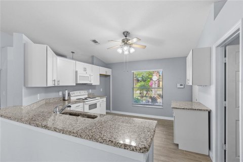 House in Edgewater, Florida 3 bedrooms, 111.48 sq.m. № 1587413 - photo 23