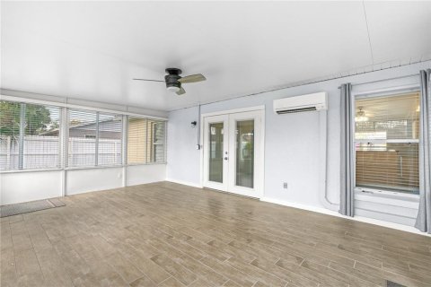 House in Edgewater, Florida 3 bedrooms, 111.48 sq.m. № 1587413 - photo 8