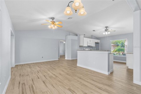 House in Edgewater, Florida 3 bedrooms, 111.48 sq.m. № 1587413 - photo 24