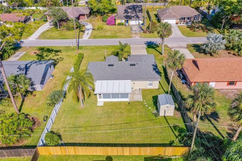 House in Edgewater, Florida 3 bedrooms, 111.48 sq.m. № 1587413 - photo 2