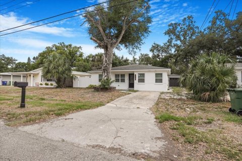 Casa en alquiler en Tampa, Florida, 4 dormitorios, 144.93 m2 № 1847091 - foto 2