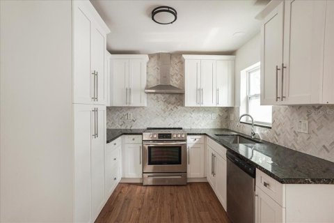 Casa en alquiler en Tampa, Florida, 4 dormitorios, 144.93 m2 № 1847091 - foto 7